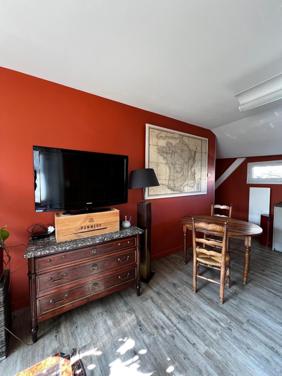 Le Clos Des Moulins 2 Rue Des Cotes De L'Hery No Rue Porte D'En Bas オーヴィエ エクステリア 写真